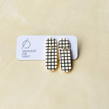 Load image into Gallery viewer, CAPSULE DANGLES - GRID