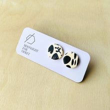 Load image into Gallery viewer, CIRCLE STUDS - FLORA