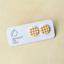 Load image into Gallery viewer, CIRCLE STUDS - GRID