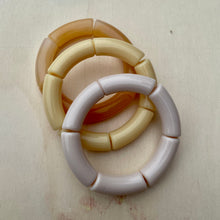 Load image into Gallery viewer, ACRYLIC STRETCH BEADED BRACELET - single bracelet 007
